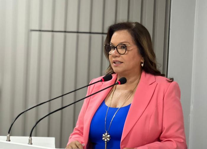 Márcia Baranda faz homenagem aos médicos e a missão de salvar vidas 