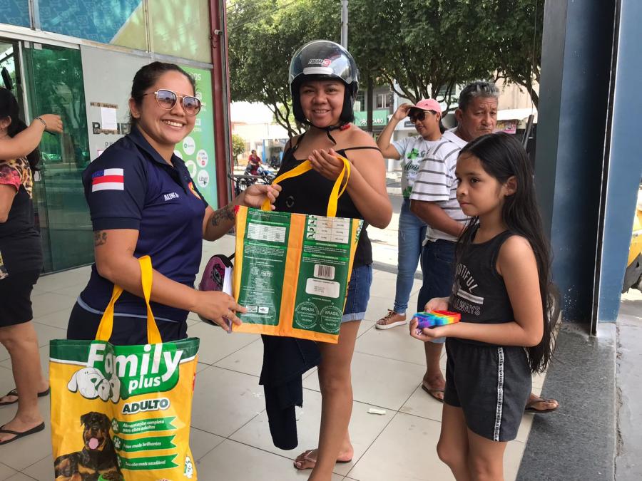 Campanha conscientiza população de Parintins sobre consumo consciente