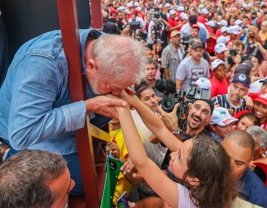 É OFICIAL: Lula é eleito presidente do Brasil