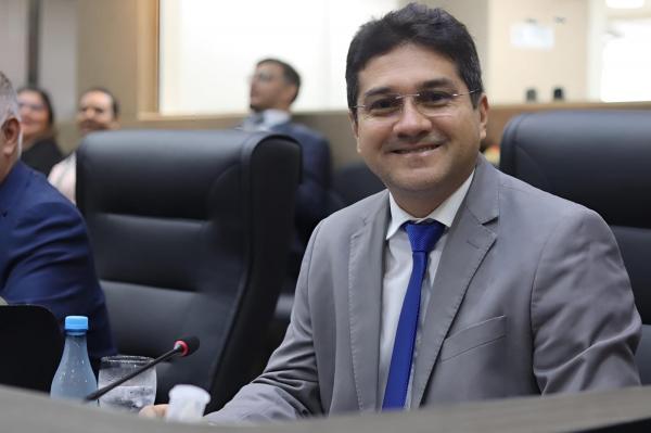 Jander Lobato reforça importância da campanha Novembro Azul