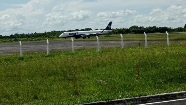 Alex Garcia denuncia Azul Linhas Aéreas no Procon-AM por preços abusivos contra os parintinenses