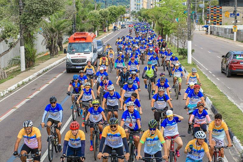 Mais de 1,6 mil ciclistas participam do Pedala Tour em Manaus