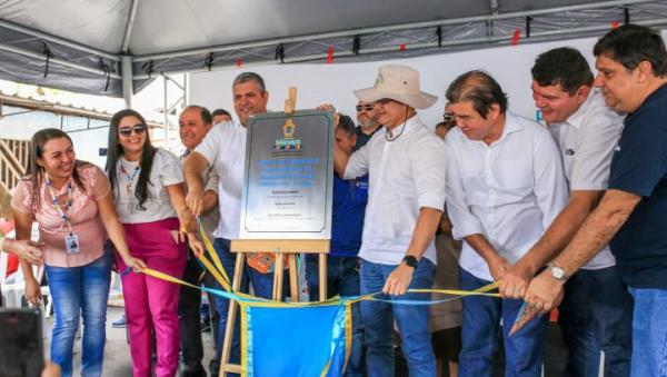David Almeida reinaugura Cras e Creas reformados na zona Leste de Manaus