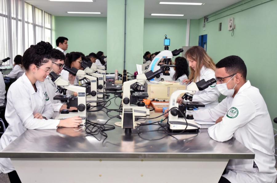 Conselho Estadual de Educação conceitua curso de Medicina da UEA com nota 4,43