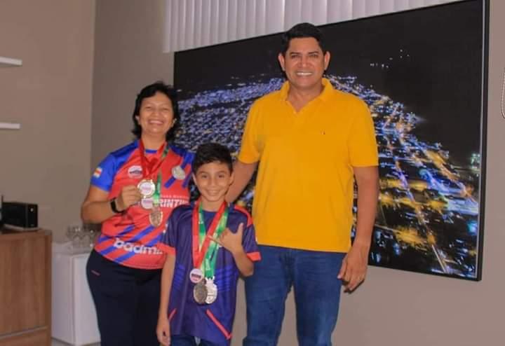 Jovem atleta de Parintins-Am viaja para disputar Circuito Nacional de Badminton