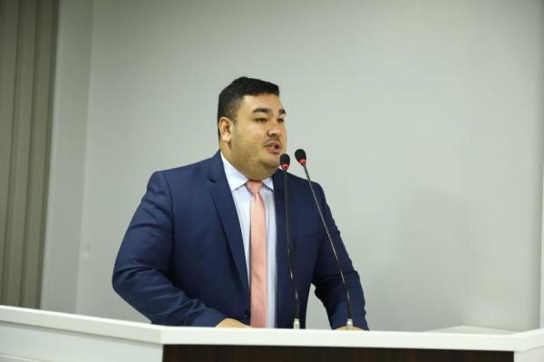 Alex Garcia destaca mandato participativo na Câmara de Parintins durante último discurso de 2022
