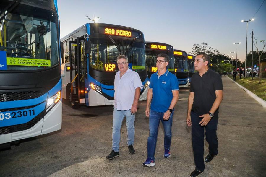 David Almeida destaca reforço na frota de ônibus com a entrega de novos veículos em Manaus 