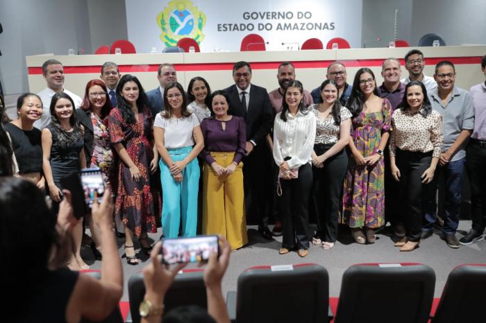 Wilson Lima dá posse a 30 aprovados no concurso público do Detran Amazonas