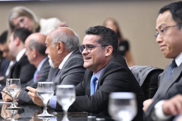 David Almeida parabeniza presidente eleito da Câmara e destaca harmonia entre poderes em prol da população de Manaus