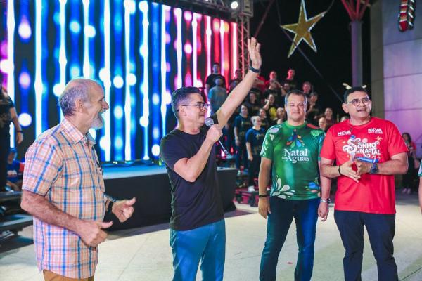 David Almeida acompanha último ensaio de ‘Um Sonho de Natal’ e convida população para prestigiar apresentação na Ponta Negra