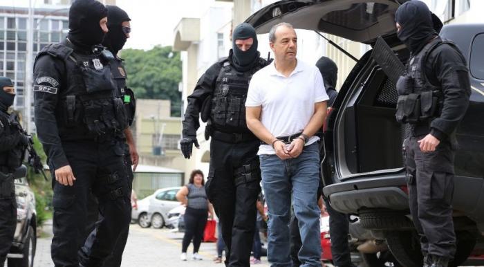 Ex-governador do Rio Sergio Cabral deixa a cadeia depois de seis anos