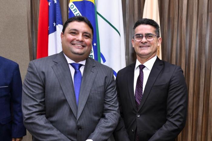 Ao novo presidente da Câmara, David Almeida destaca importância da harmonia para o atendimento das demandas sociais