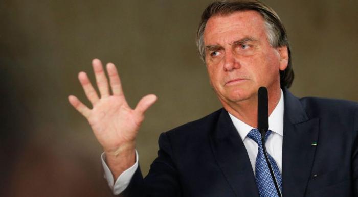 Bolsonaro tem 5 dias para relatar sobre atos golpistas e postagem contra resultado das eleições