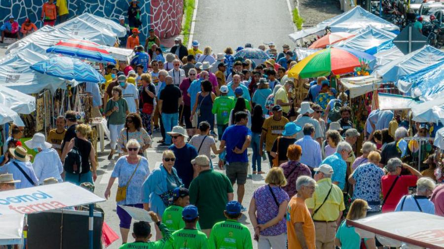 PARINTINS: Temporada de navios movimenta o trade turístico e aquece a economia