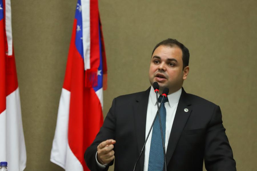 Roberto Cidade propõe diretrizes de enfrentamento ao Alzheimer e outras doenças mentais