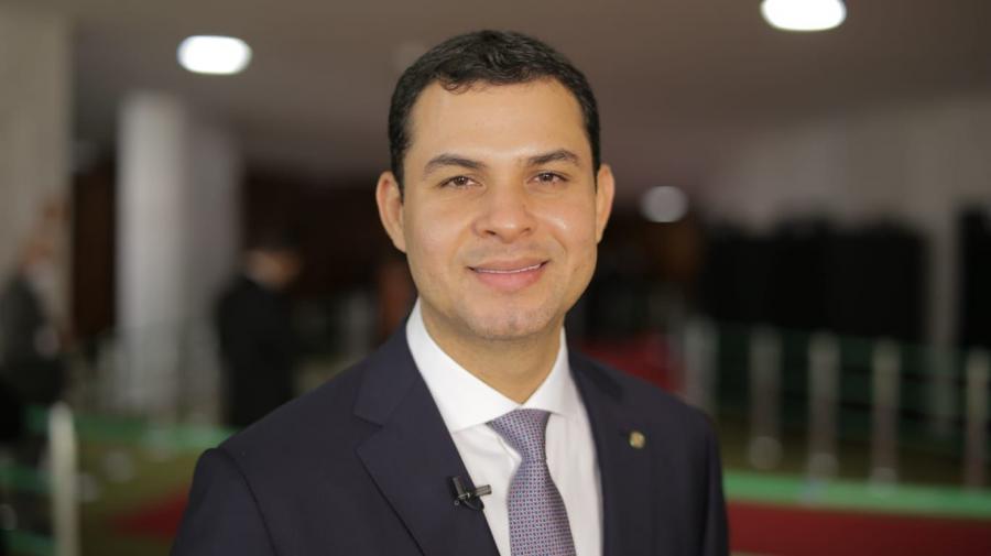 DEPUTADO FEDERAL: Saullo Vianna toma posse com foco nas questões econômicas e na sustentabilidade