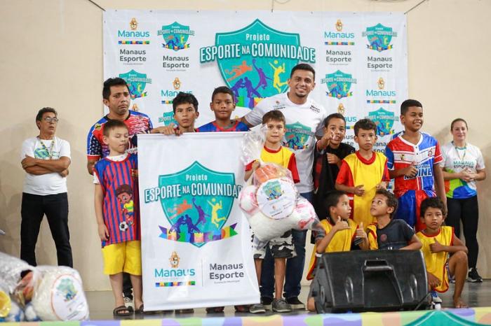 MANAUS: Prefeitura entrega equipamentos a projetos do ‘Esporte na Comunidade’ e inicia atividades de 2023