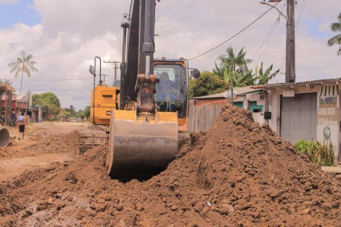 INFRAESTRUTURA: Bairro da União recebe sistema de drenagem, sarjetas, meio fio e asfaltamento