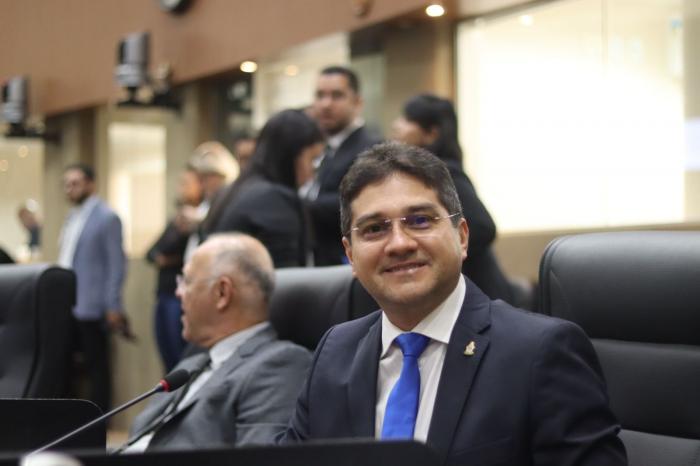 Jander Lobato assume presidência das Comissões de Água e Saneamento e de Assuntos Sociocomunitários da CMM