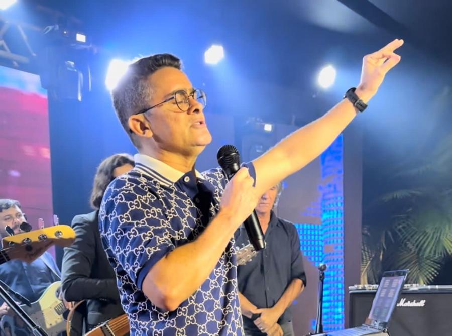 David Almeida pede a Deus pela saúde de Amazonino Mendes 