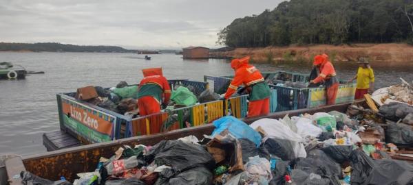 Limpeza de rios e igarapés é realizada diariamente pela Prefeitura de Manaus