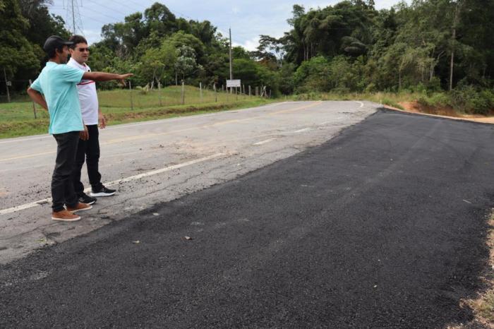 Após solicitação de Jander Lobato, trecho do Ramal do Brasileirinho recebe asfalto
