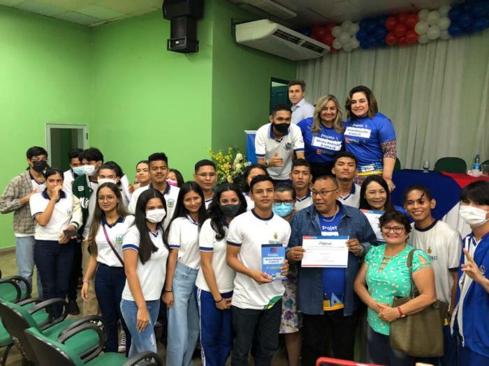 Alunos do 'Minha Redação é Nota 10' se destacam no Enem, em Parintins