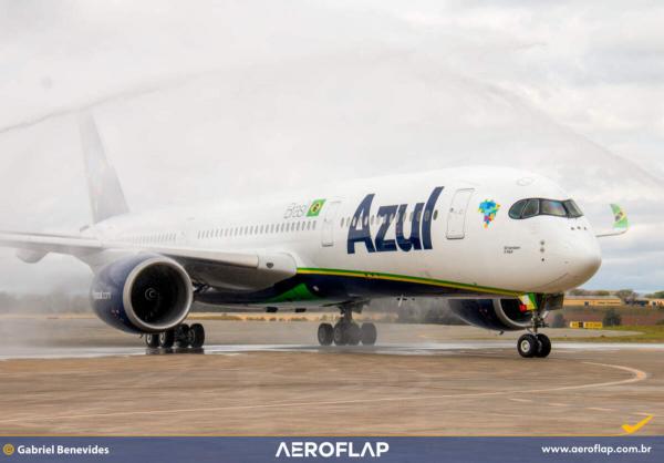 Azul inicia a venda de passagens para Paris com voos a partir de abril