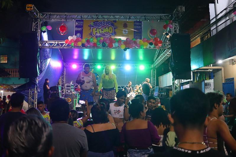 CARNAVAL DE MANAUS: Blocos apoiados pela Prefeitura arrastam milhares de foliões