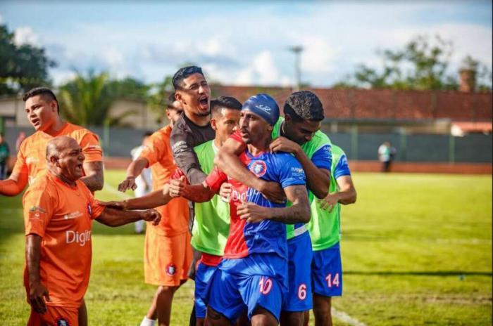 Parintins vence Princesa Solimões no Campeonato Amazonense