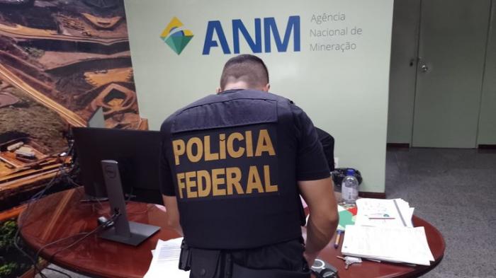 PF apura ação de servidores públicos para favorecer empresa em processos minerários