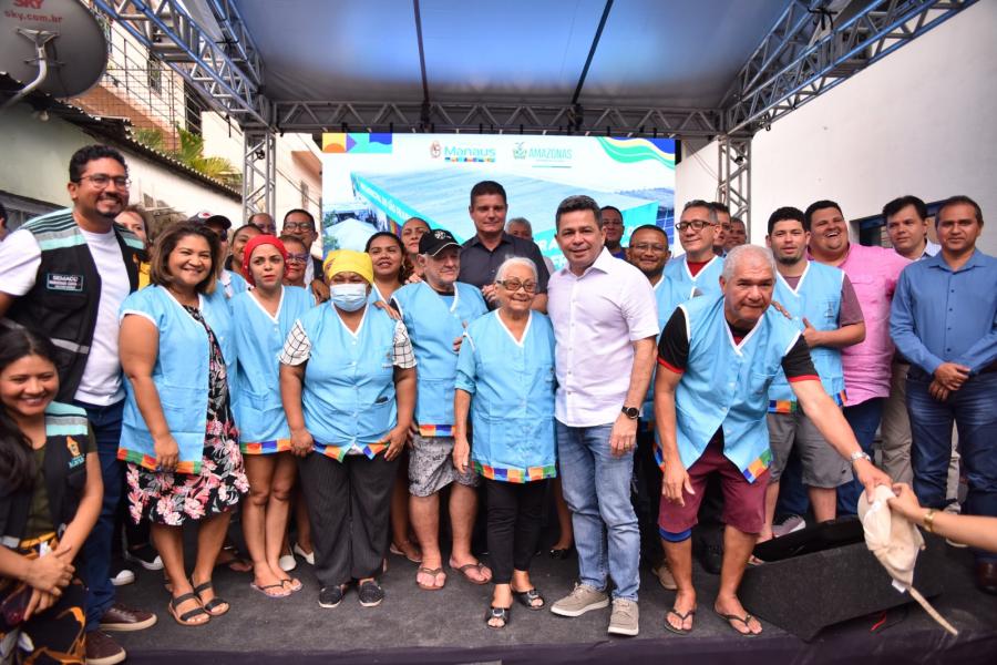 Governo e Prefeitura de Manaus entregam feira do São Francisco reformada