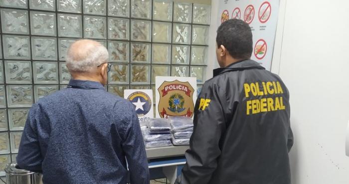 PF prende mulher com 12,4 quilos de skunk no aeroporto de Belém/PA PF prende mulher com 12,4 quilos de skunk no aeroporto de Belém/PA