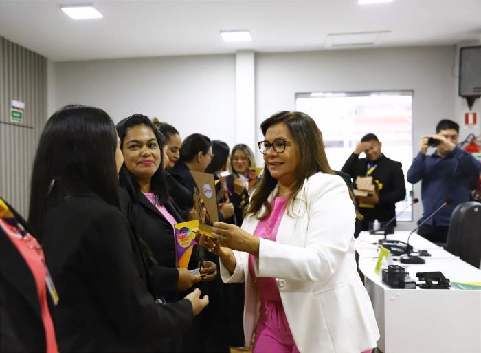 PARINTINS: Márcia Baranda preside sessão especial pelo Dia Internacional da Mulher