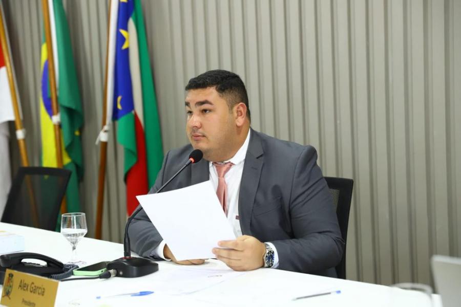 Alex Garcia solicita ação de crédito da Afeam para setor turístico de Parintins