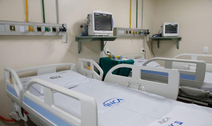 MARÇO AZUL: internações por câncer de intestino batem recorde no país