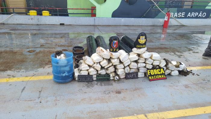 PMAM apreende 60 kg de maconha do tipo skunk escondido em cilindros de oxigênio