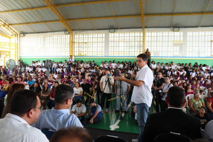 Em reinauguração de escola na zona leste, Jander Lobato destaca fortalecimento do ensino na capital