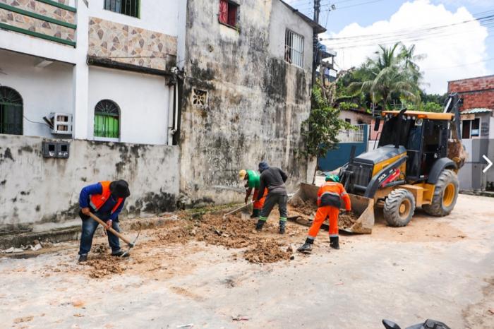 Prefeitura de Manaus recupera dois pontos de rompimento em rede de drenagem em comunidade do bairro Cidade Nova