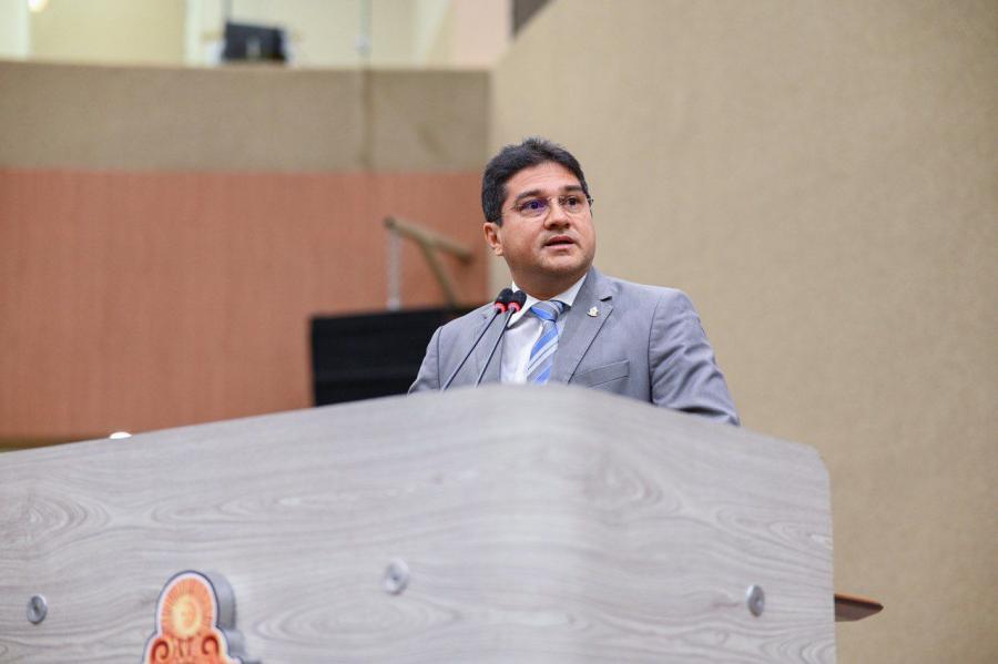 SEGURANÇA NAS ESCOLAS: Jander Lobato reforça presença de agentes de portaria em Manaus