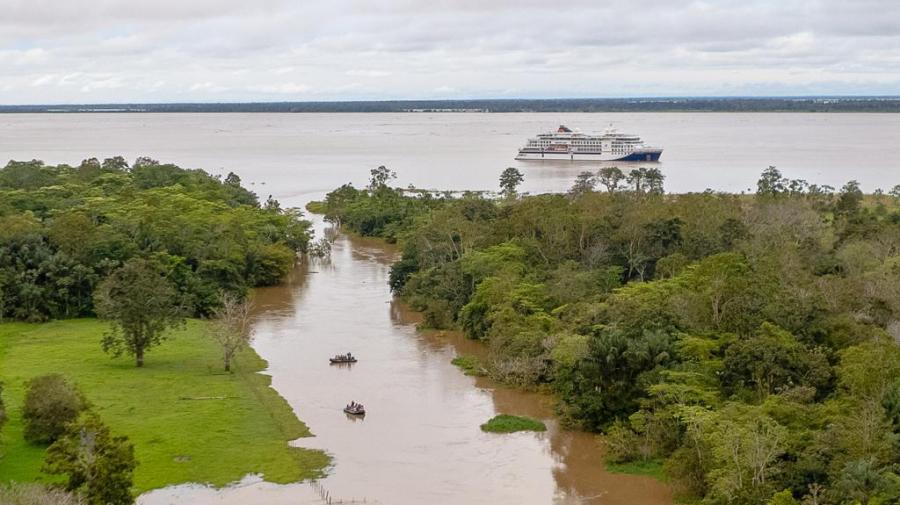 Igarapés do Boto e Caburi são destinos de expedições de navios de cruzeiros, em Parintins