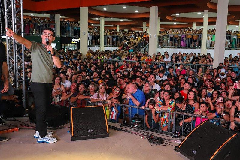 Mais de 30 mil pessoas lotam Casa de Praia e se emocionam com shows