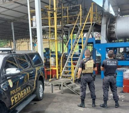 PF incinera 1,7 toneladas de drogas apreendidas no Amazonas PF incinera 1,7 toneladas de drogas apreendidas no Amazonas