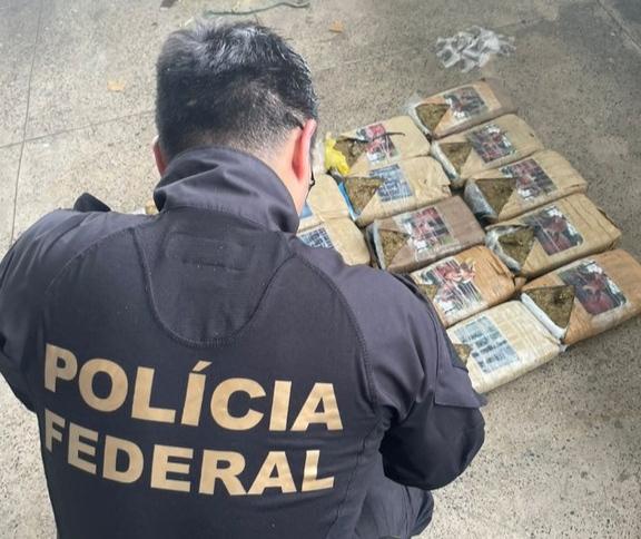 PF prende três pessoas e apreende cerca de 400kg de drogas no Amazonas