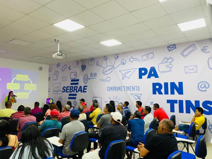 Em Parintins, Governo do Amazonas promove qualificação para 120 trabalhadores do turismo