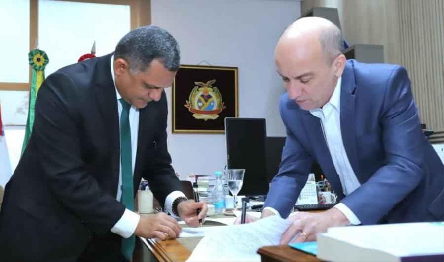 TCE-AM, MPE-AM e MPF firmam acordo para troca de informações de dados