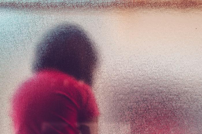 Homem é condenado a mais de 42 anos de prisão por estupro da própria enteada  