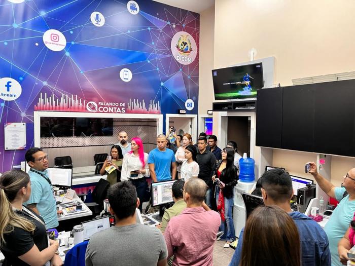Alunos da Estácio de Sá fazem visita técnica ao TCE-AM