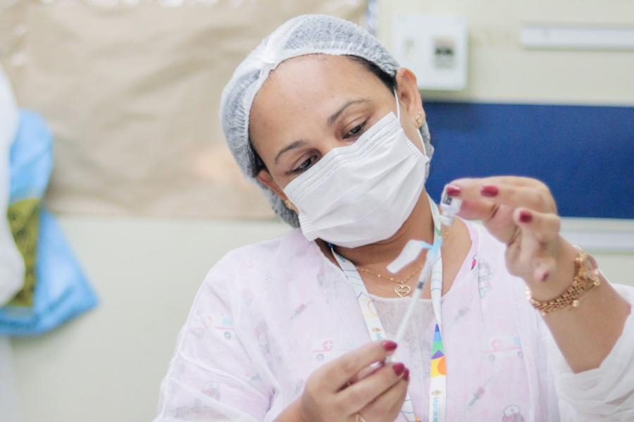 Imunização contra a Covid-19 pode ser atualizada em 74 unidades da Prefeitura de Manaus nesta semana