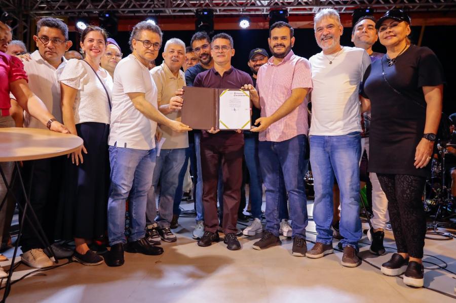 David Almeida destaca valorização dos artistas locais com a sanção do Plano Municipal de Cultura